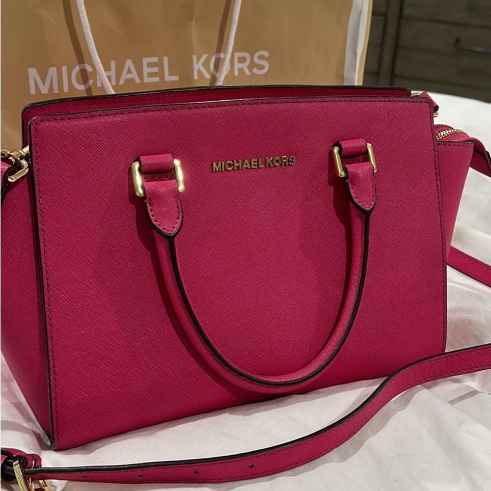 Michael Kors pink purse